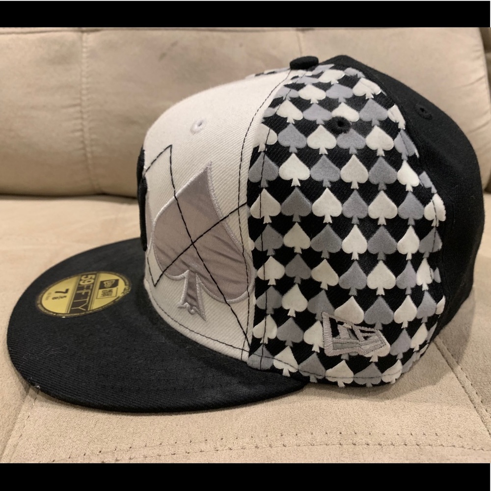 New Era NY Yankees Fitted Cap Black Hat 7 5/8 - Picture 2 of 6